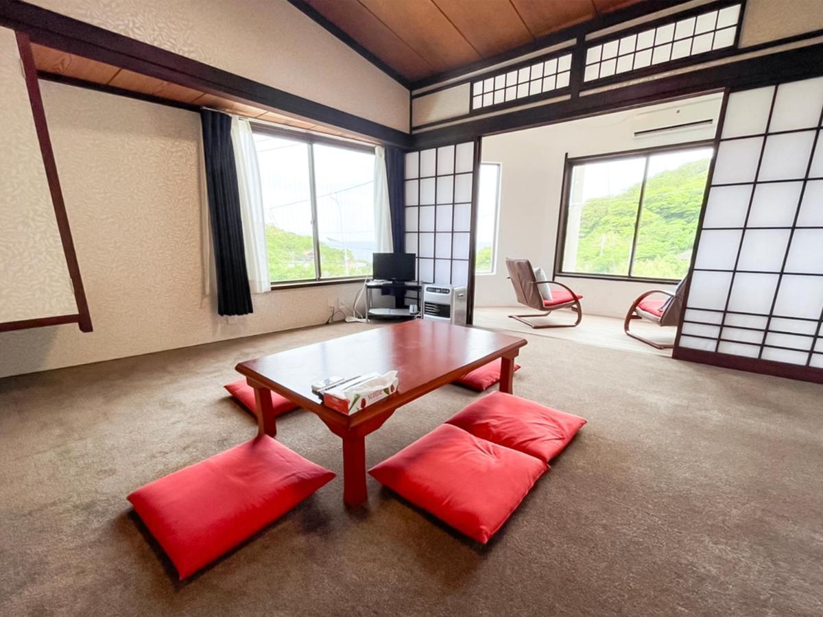 癒楽 伊豆大島 Vandrarhem Exteriör bild