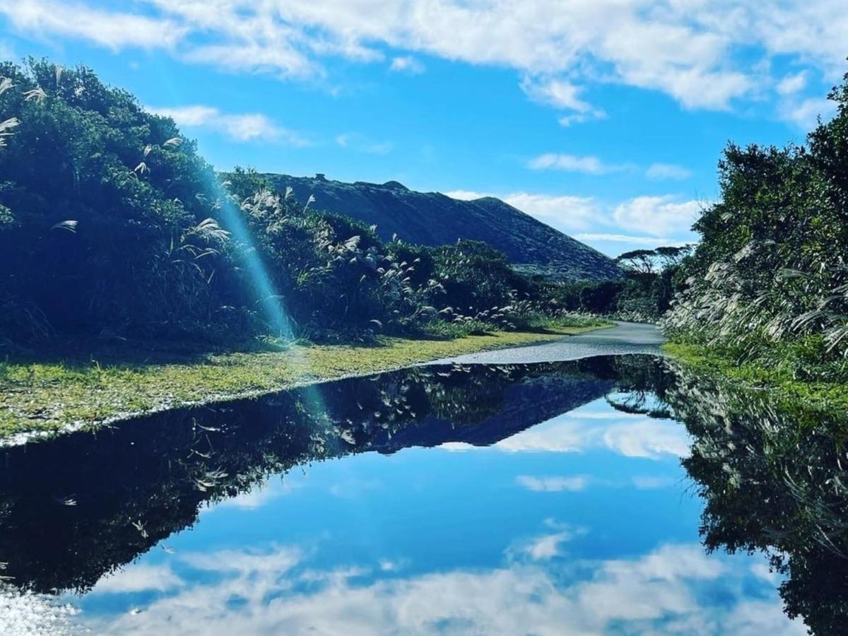 癒楽 伊豆大島 Vandrarhem Exteriör bild